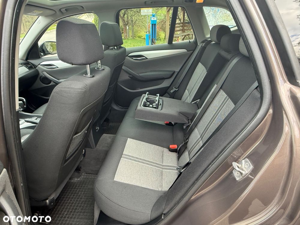 BMW X1 sDrive18d - 27