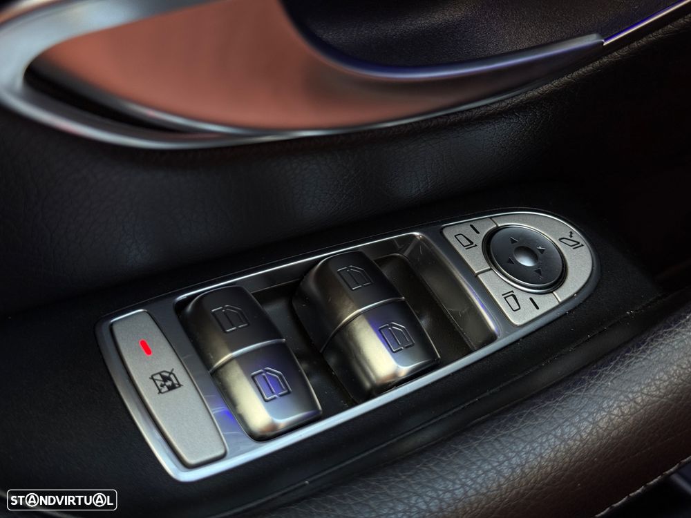 Mercedes-Benz E 300 d AMG Line - 12