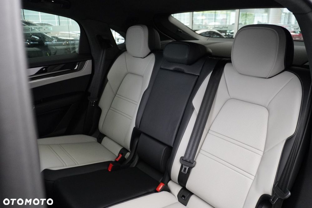 Porsche Cayenne - 12