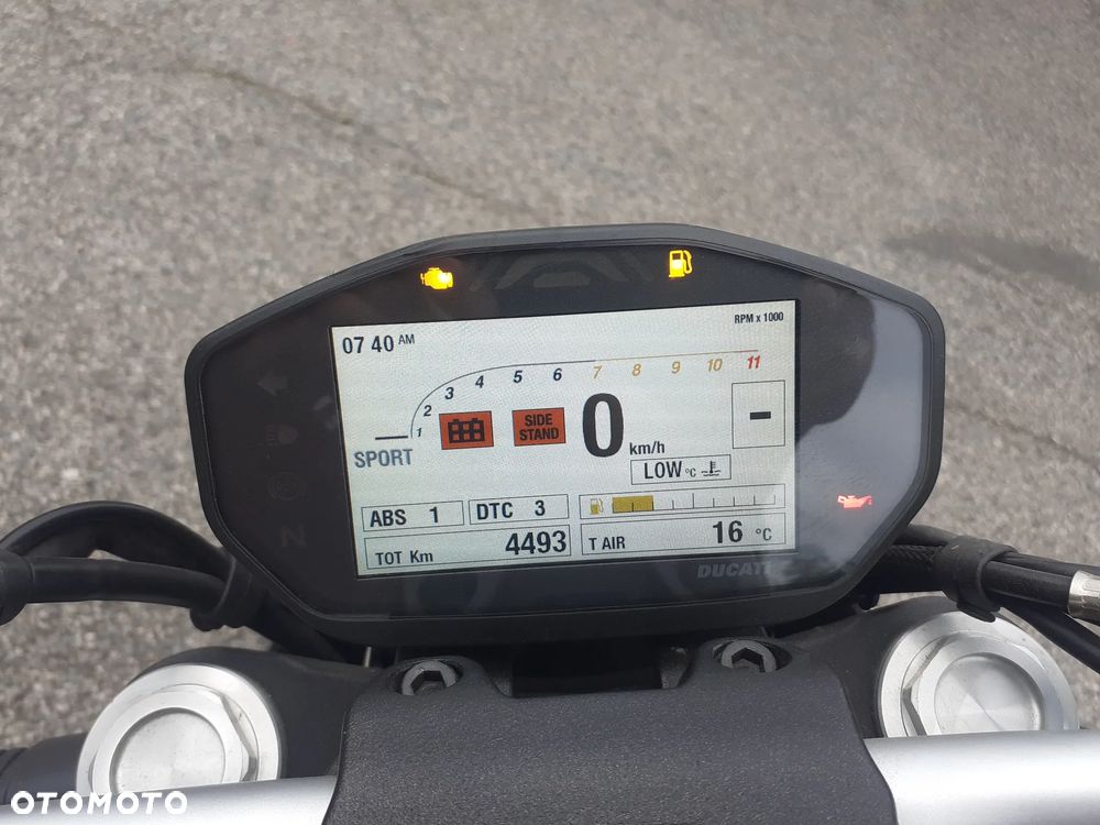 Ducati Monster - 10