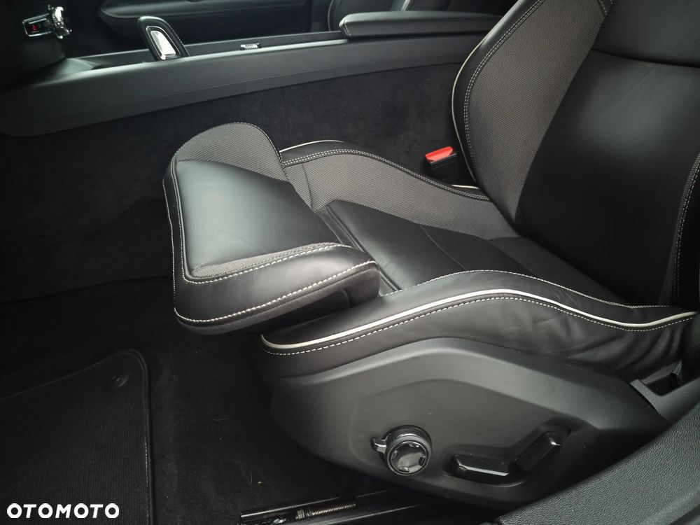 Volvo S60 B5 B R-Design - 15