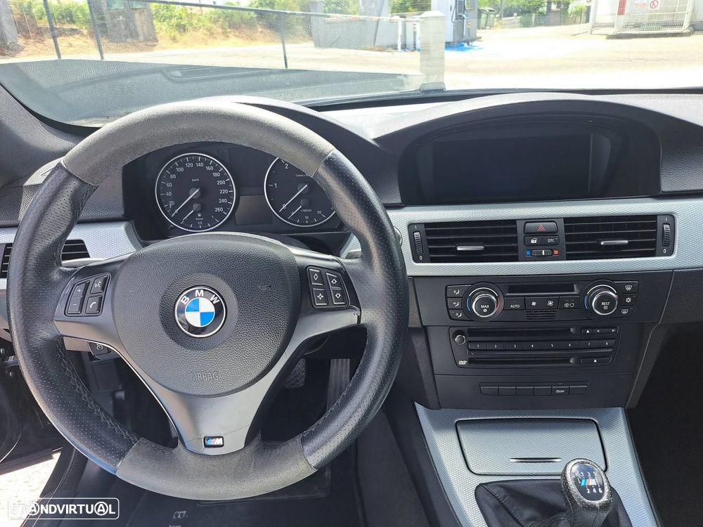 BMW 320 d Coupe - 16
