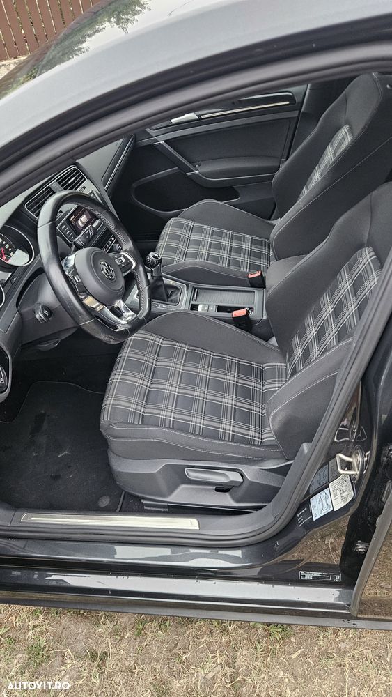 Volkswagen Golf 2.0 TDI BlueMotion Technology Lounge - 8