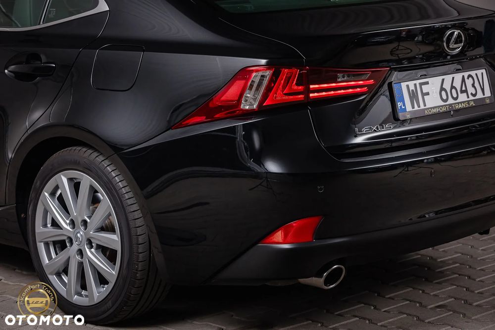 Lexus IS 200t Elite - 9