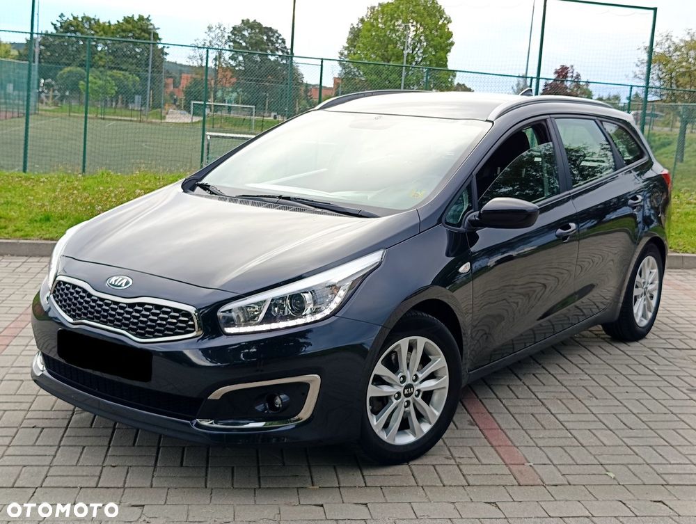 Kia Ceed 1.6 GDI SW Platinum Edition - 1