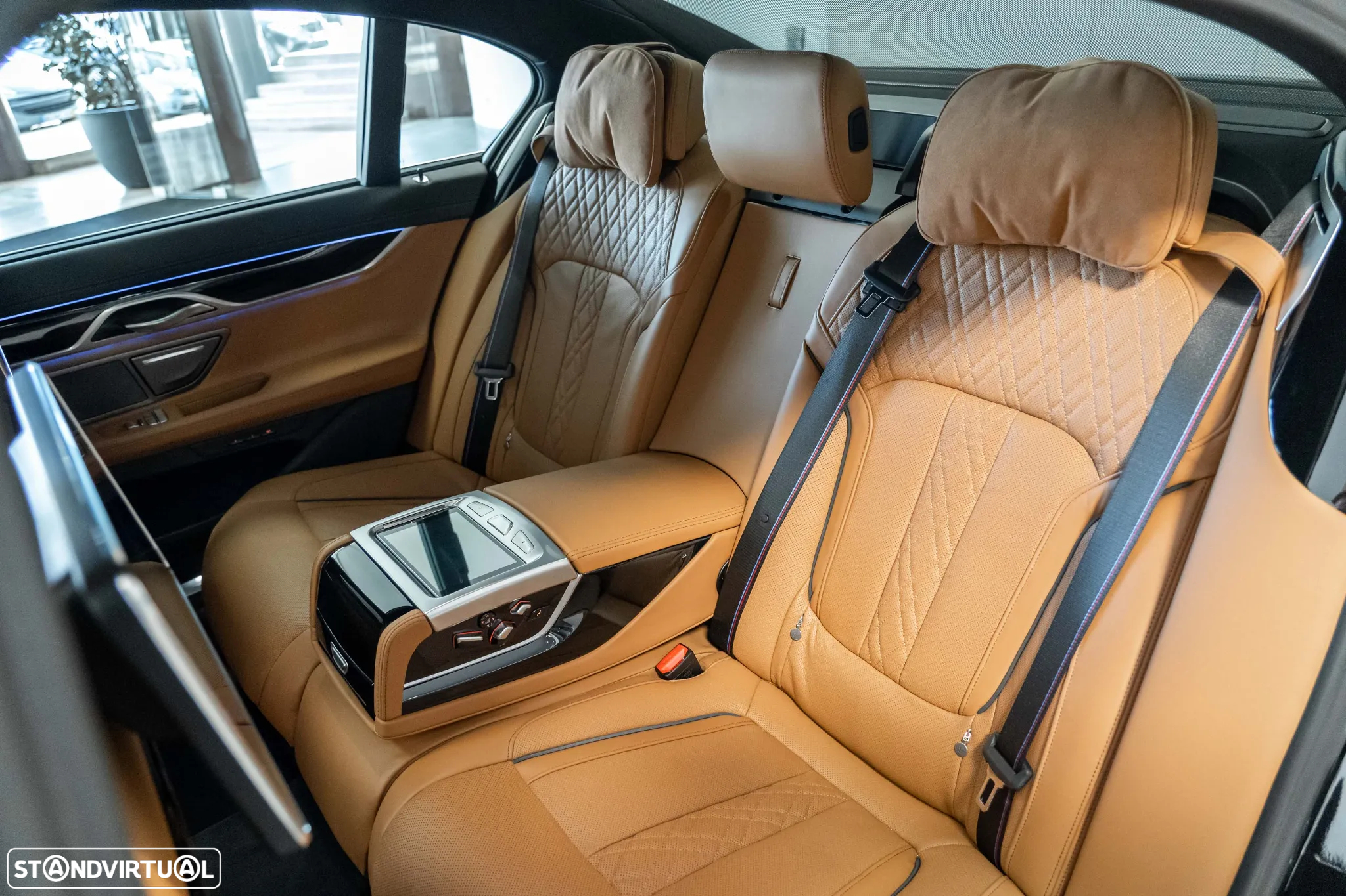 BMW 750 d xDrive Pack M Auto - 11