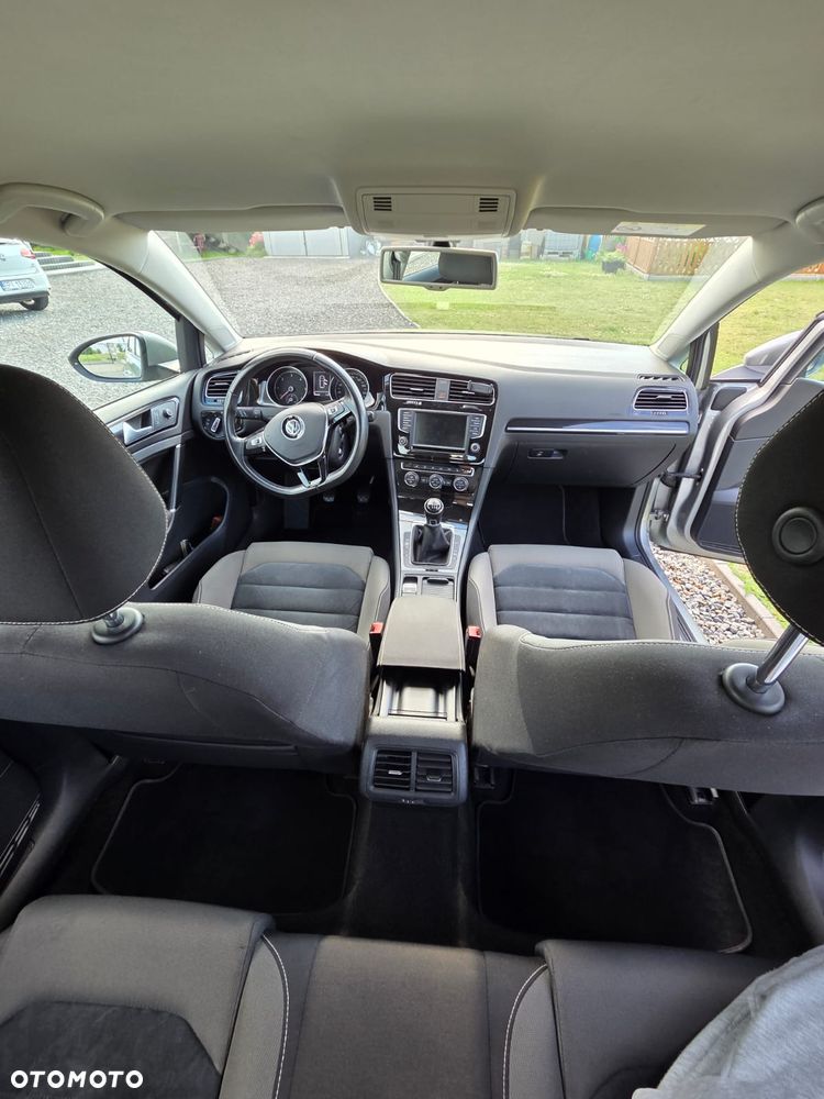 Volkswagen Golf - 11