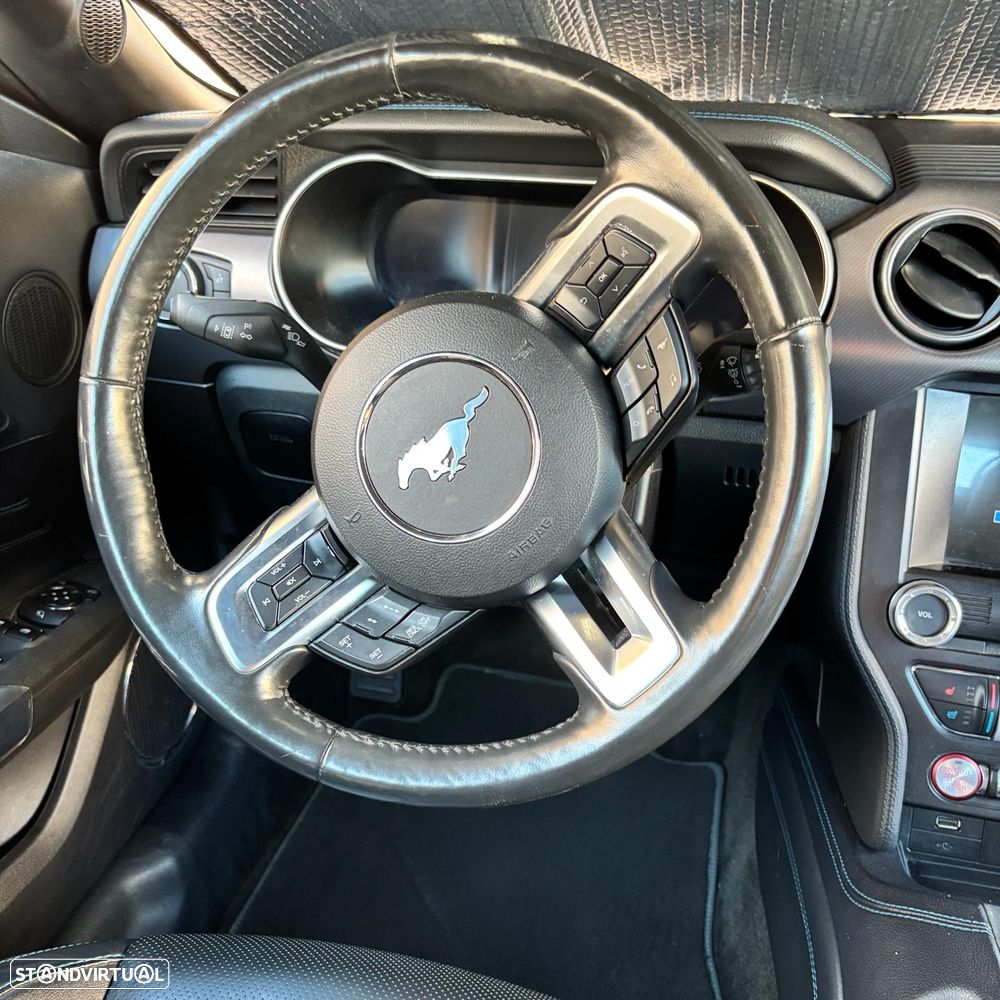 Ford Mustang 2.3i EcoBoost - 11