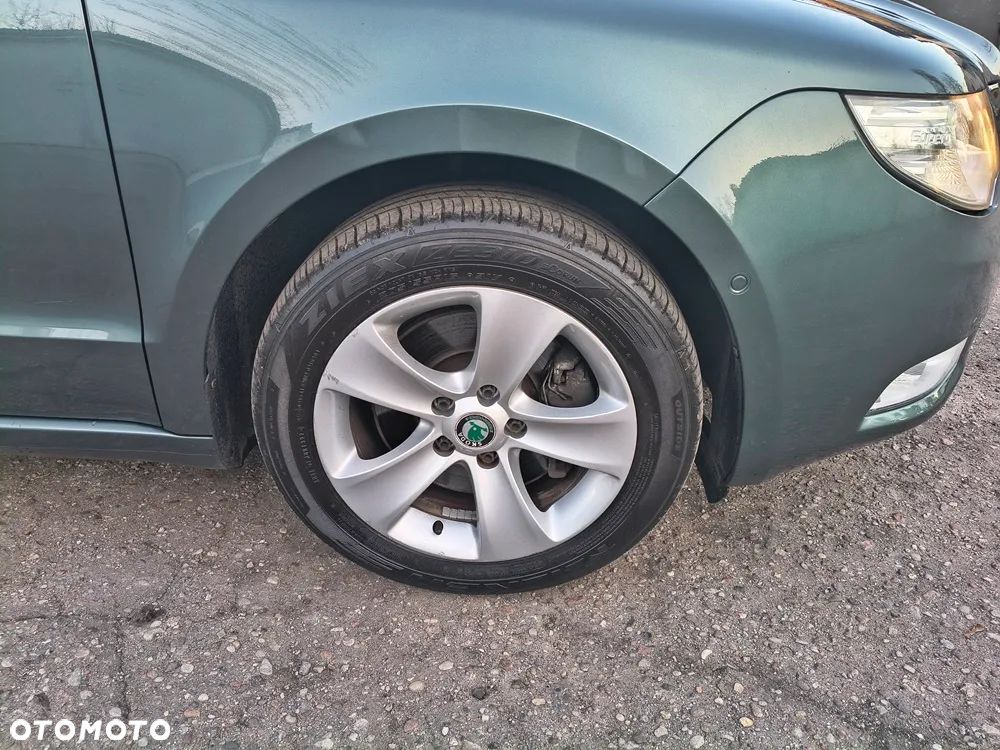 Skoda Superb 2.0 TDI PD Comfort - 16