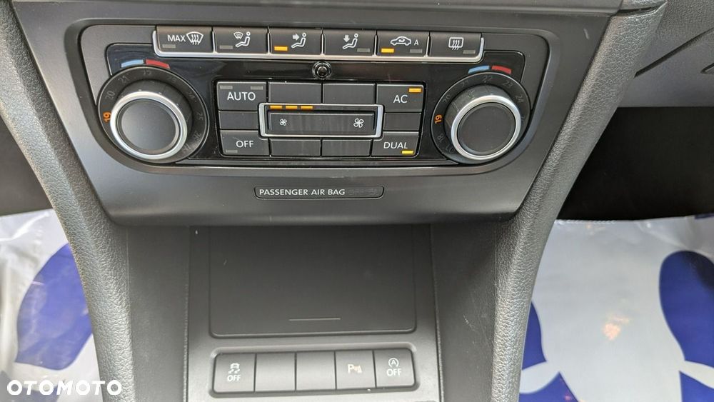 Volkswagen Golf - 28