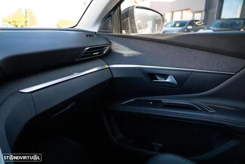 Peugeot 3008 1.6 Hybrid4 Allure Pack e-EAT8 - 25