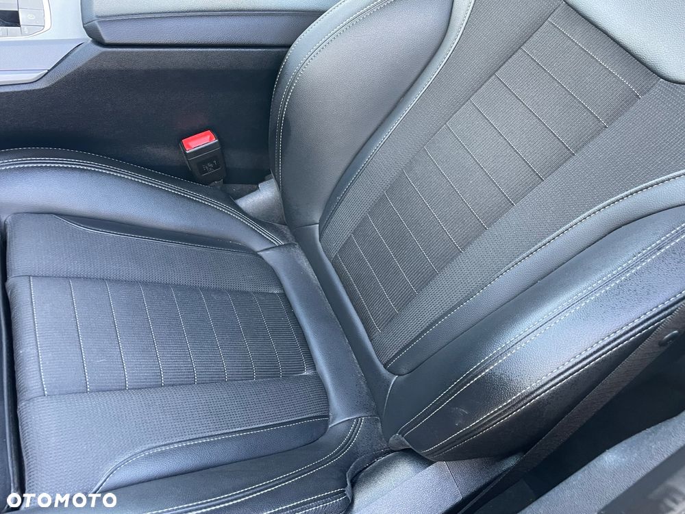 BMW Seria 3 330e iPerformance Sport Line - 12