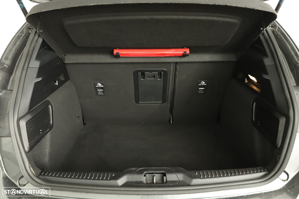 Ford Focus 1.0 EcoBoost MHEV ST-Line - 22