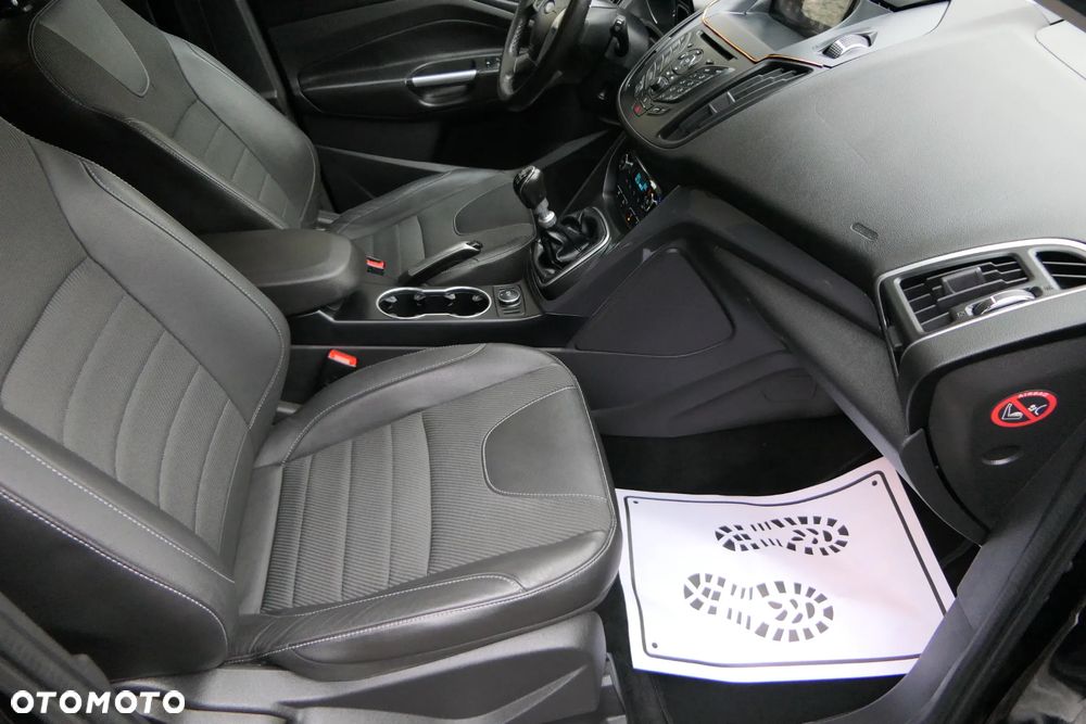 Ford Kuga 2.0 TDCi 2x4 Titanium - 28