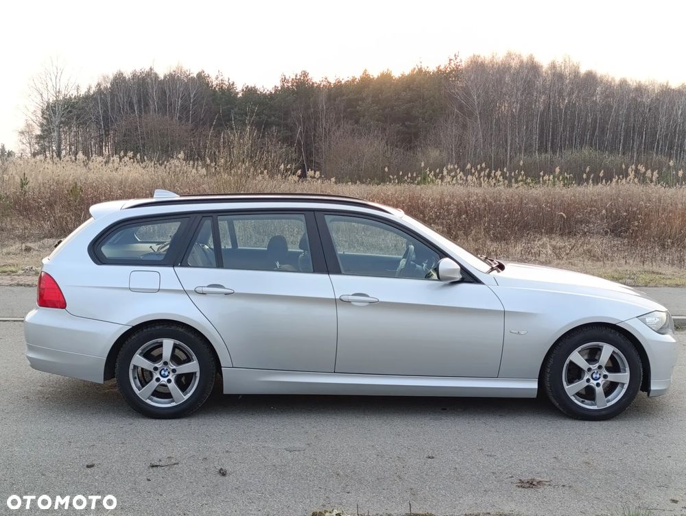 BMW Seria 3 318d DPF Edition Exclusive - 25