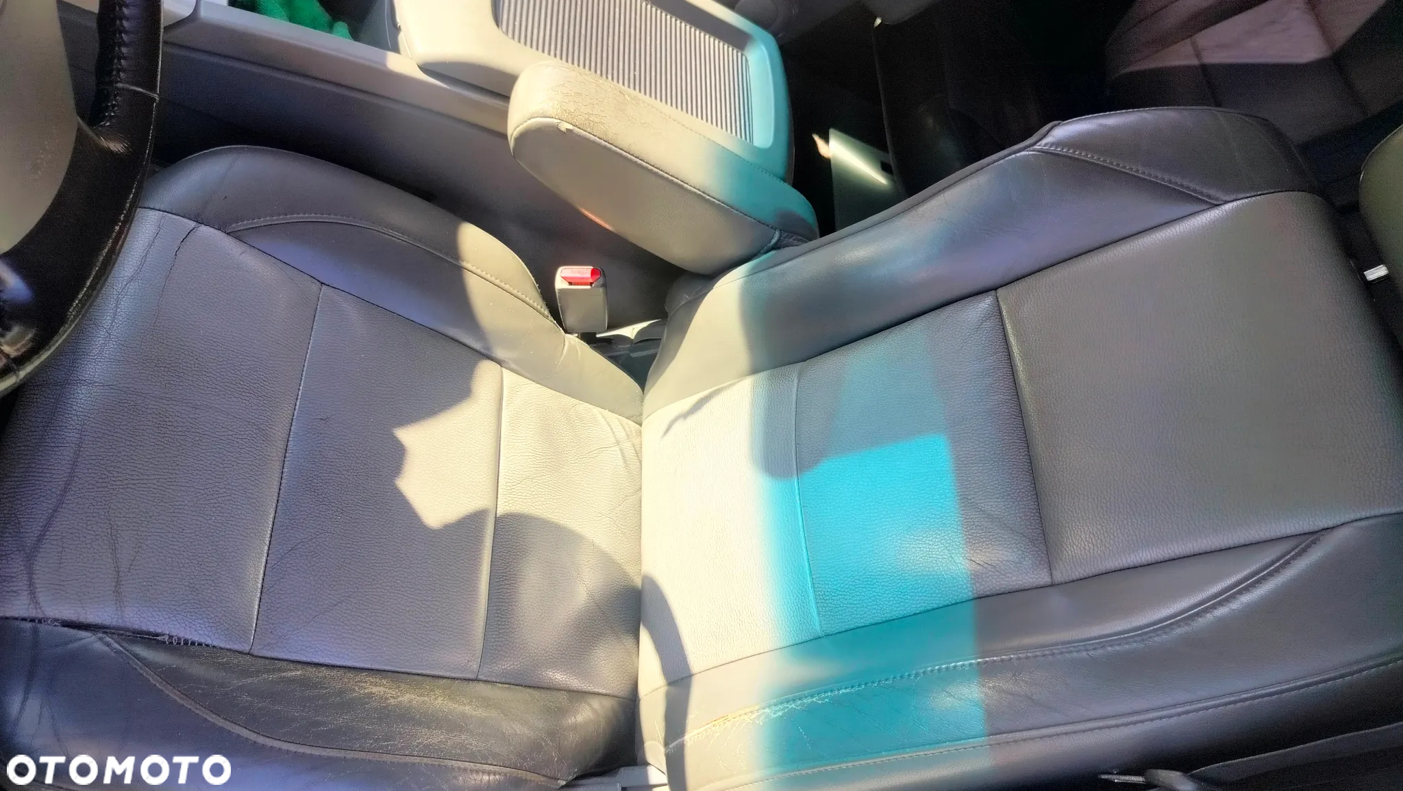 Nissan Titan 5.6 V8 LE Crew Cab - 28