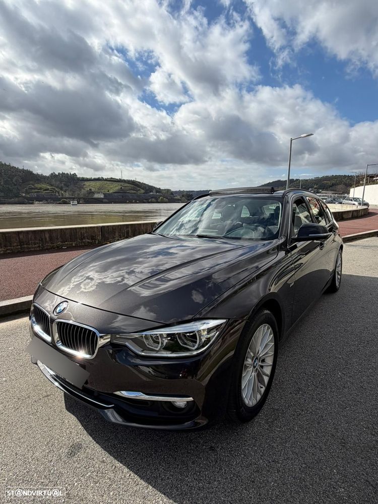 BMW 320 d xDrive Line Luxury Auto - 4