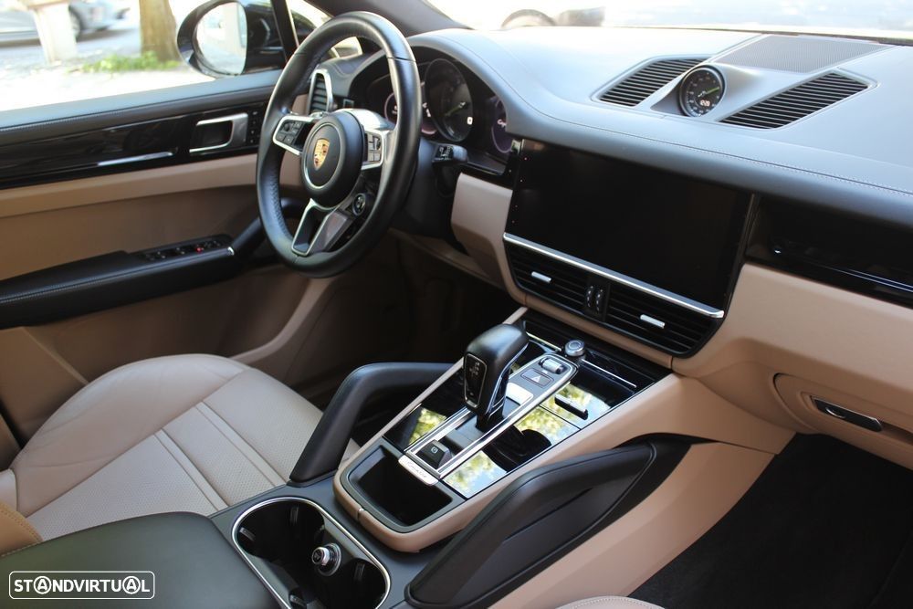 Porsche Cayenne Coupé E-Hybrid - 31