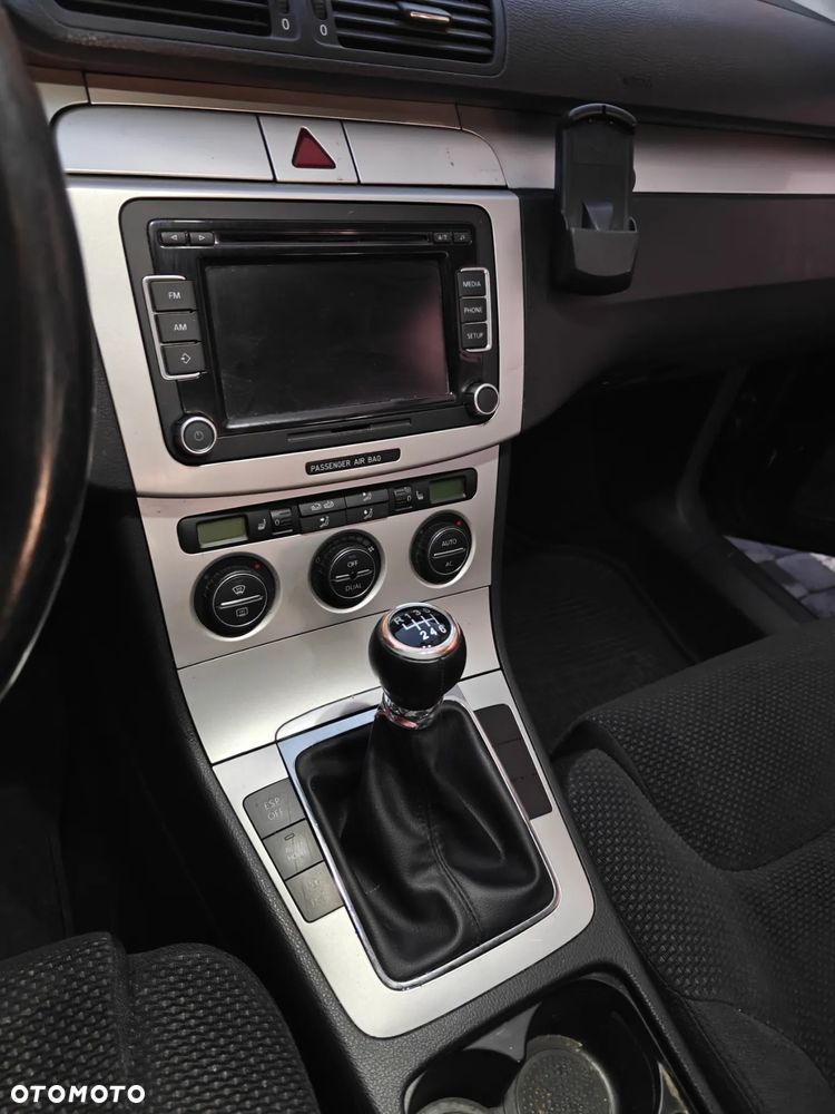 Volkswagen Passat 2.0 TDI Comfortline - 13