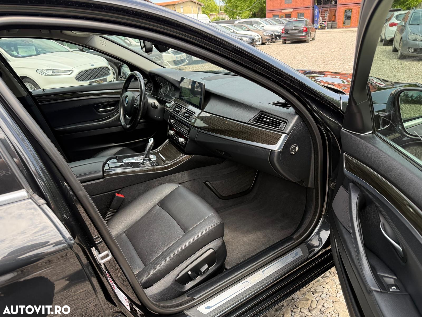 BMW Seria 5 520d Aut. Luxury Line - 15