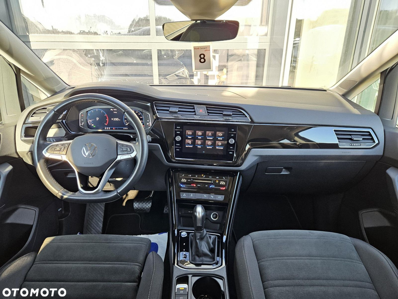 Volkswagen Touran - 17
