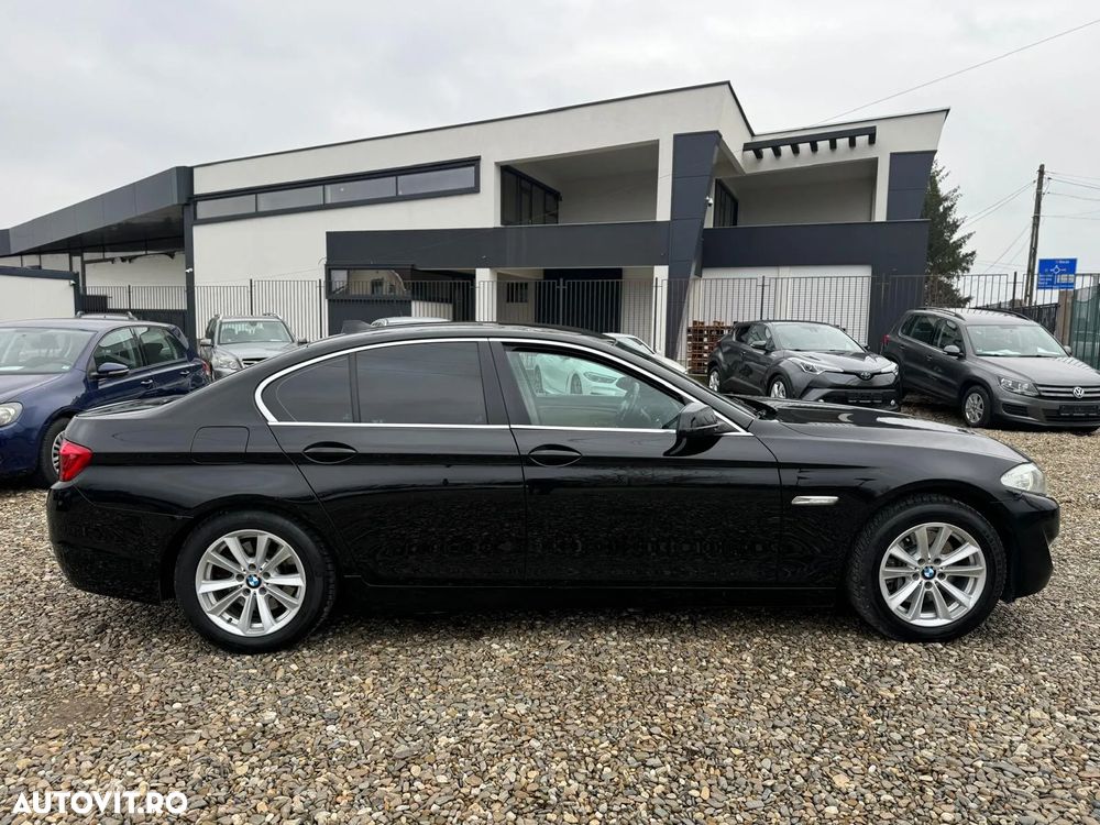 BMW Seria 5 525d xDrive - 16