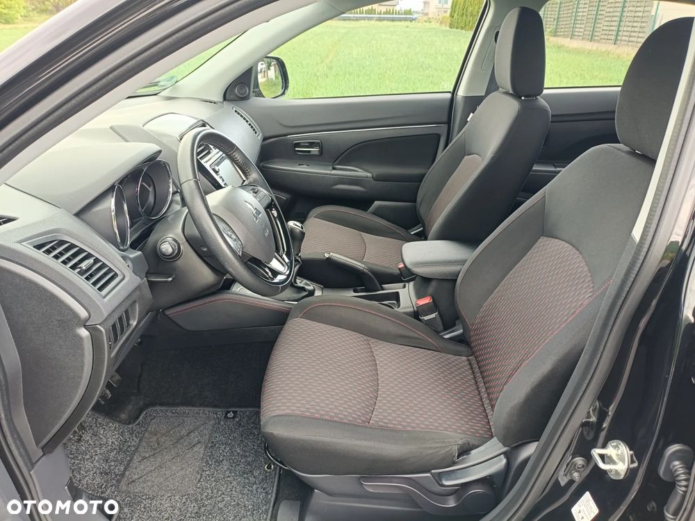 Mitsubishi ASX - 10