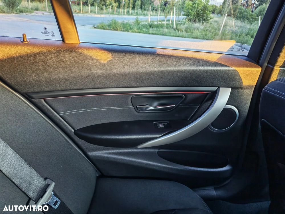 BMW Seria 3 320d Efficient Dynamic Edition Aut. - 14