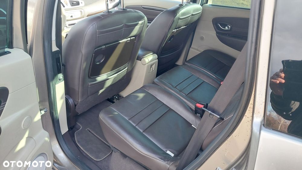 Renault Grand Scenic - 12