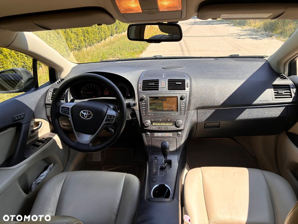 Toyota Avensis 2.0 Multidrive S Executive - 8