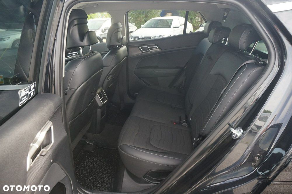 Kia Sportage 1.6 T-GDI MHEV Business Line 2WD DCT - 24