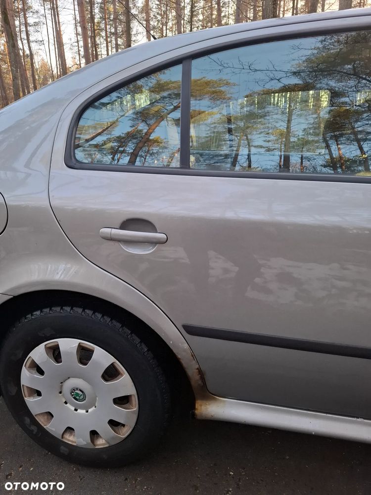 Skoda Octavia 1.6 Tour Classic - 8