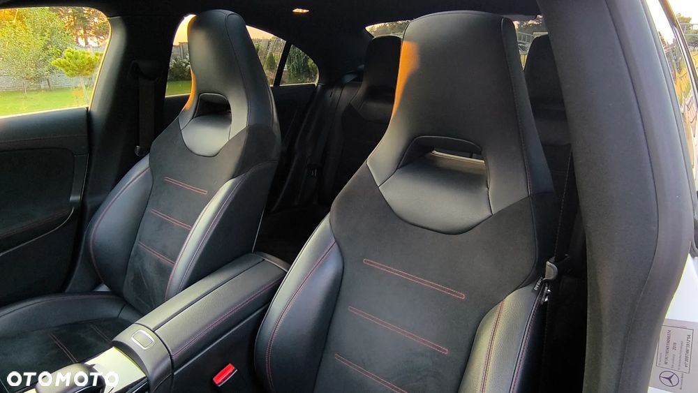 Mercedes-Benz CLA 220 AMG Line 7G-DCT - 15
