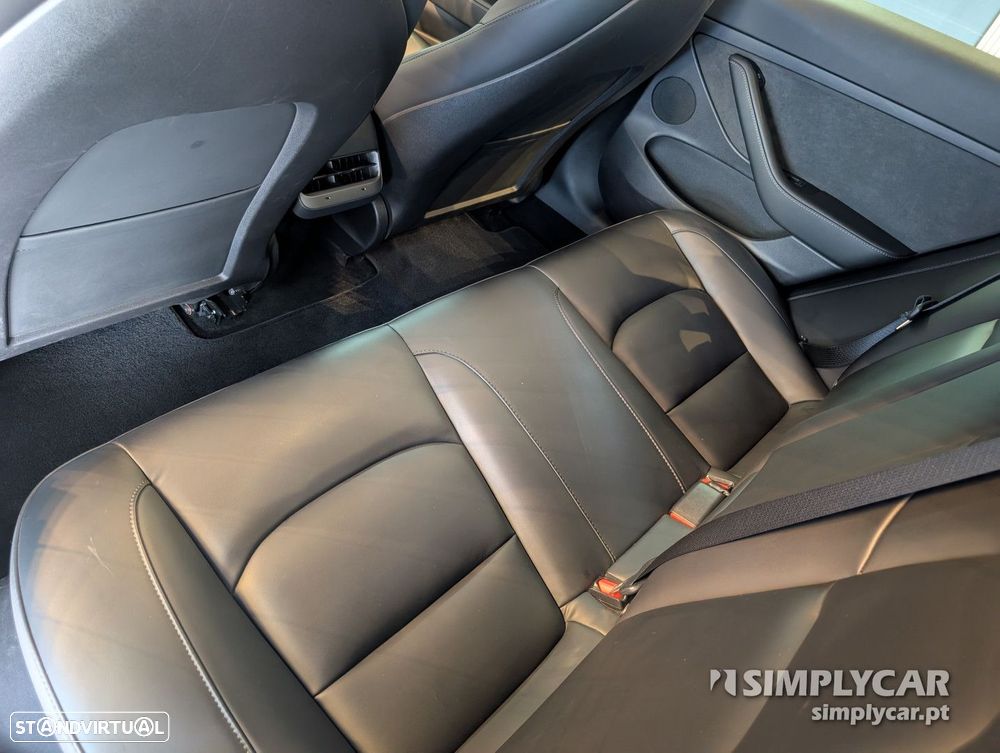 Tesla Model 3 - 7
