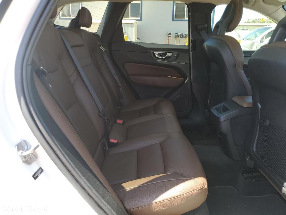 Volvo XC 60 T5 AWD Geartronic Momentum - 11