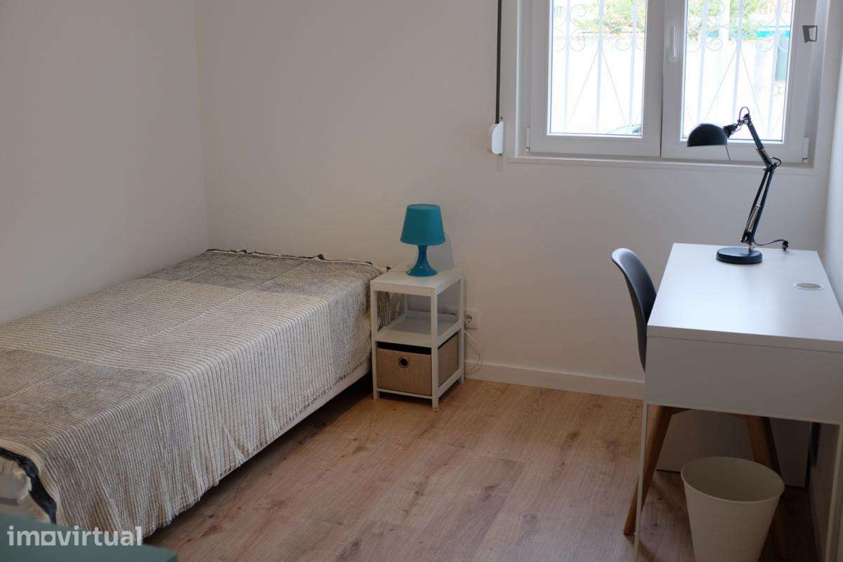 Quarto - localizado em Carcavelos Lisbon - Grande imagem: 2/8