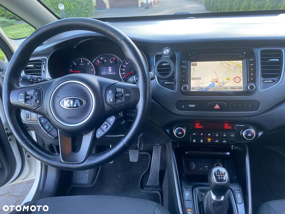 Kia Carens 1.7 CRDi 141 Dream Team Edition - 20