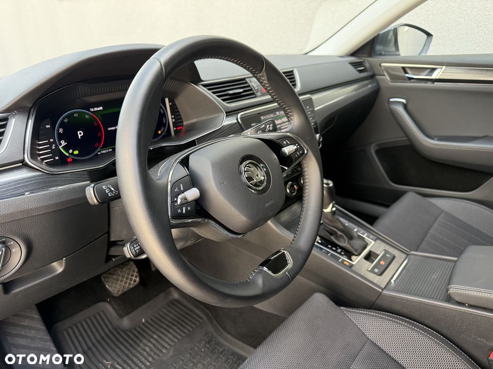 Skoda Superb 2.0 TDI SCR Style DSG - 10