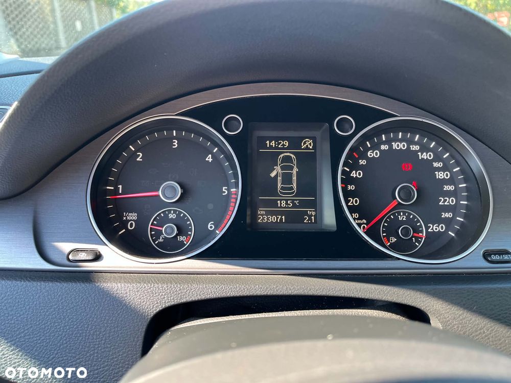 Volkswagen Passat - 6