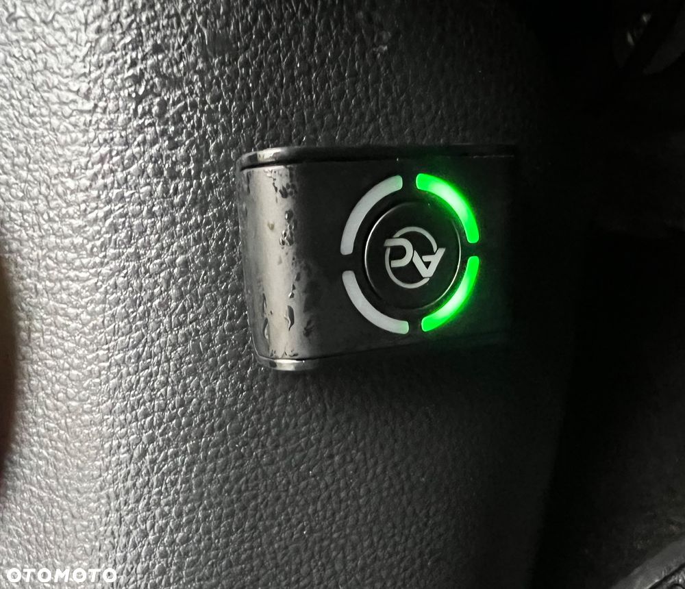 Toyota Corolla 1.8 Hybrid Comfort - 28