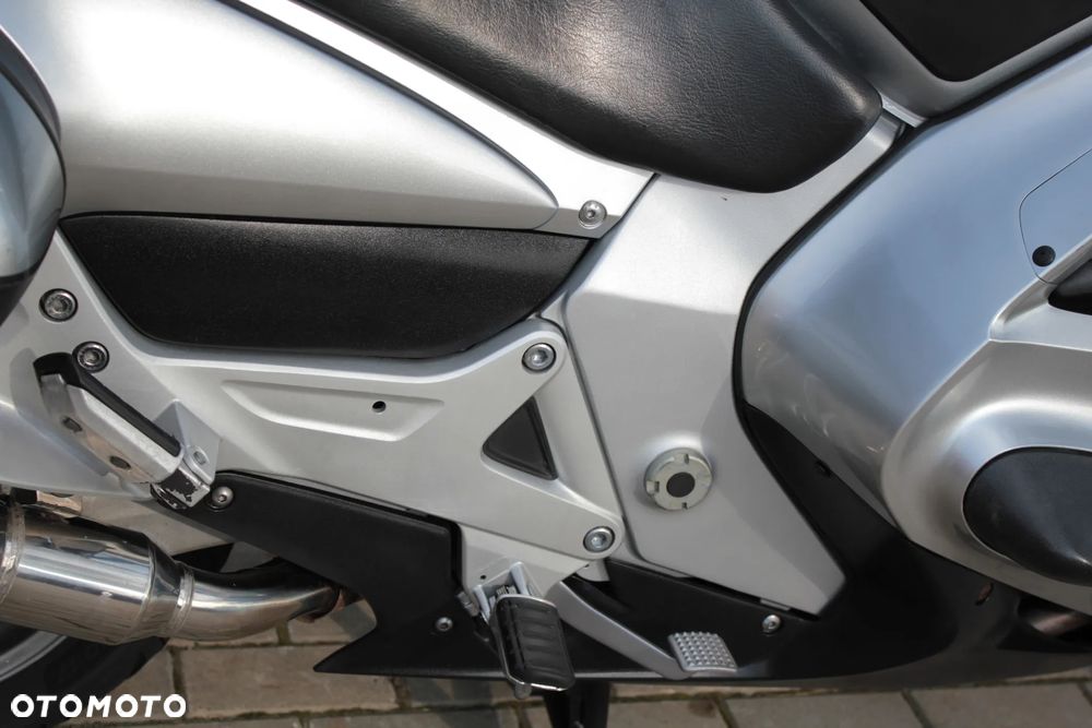 Honda ST - 40