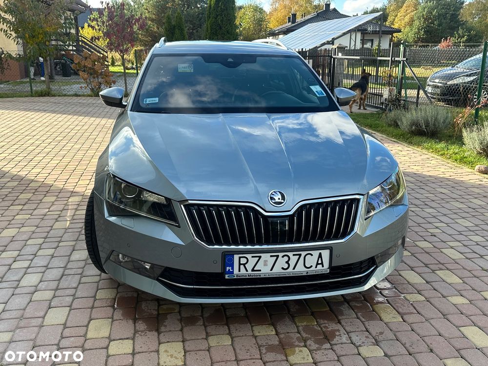 Skoda Superb 2.0 TDI 4x4 L&K DSG - 10