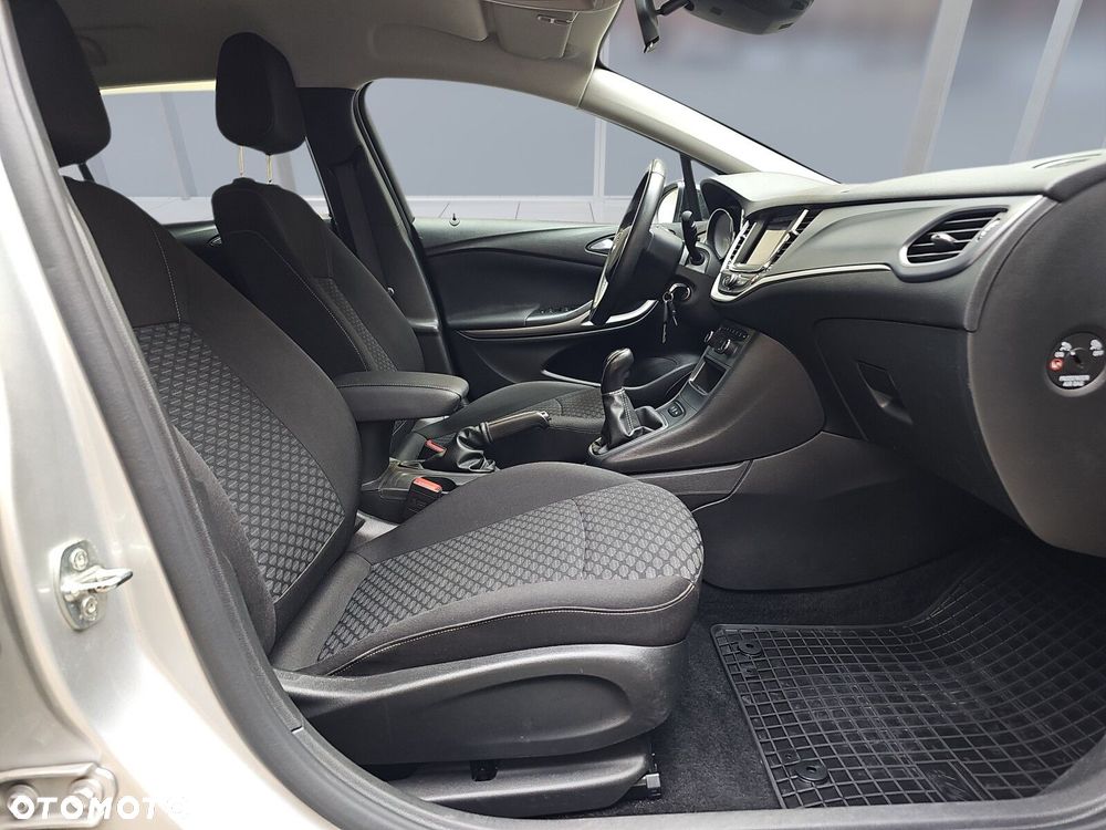 Opel Astra V 1.2 T Edition S&S - 9