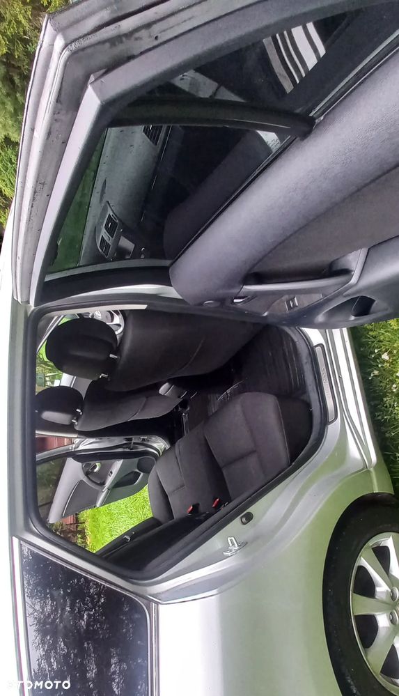 Toyota Avensis 2.2 D-4D Sol NAVI - 7