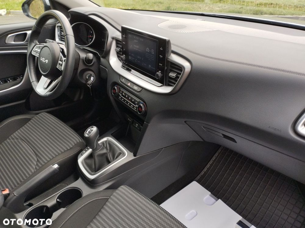 Kia Ceed 1.5 T-GDI M - 23