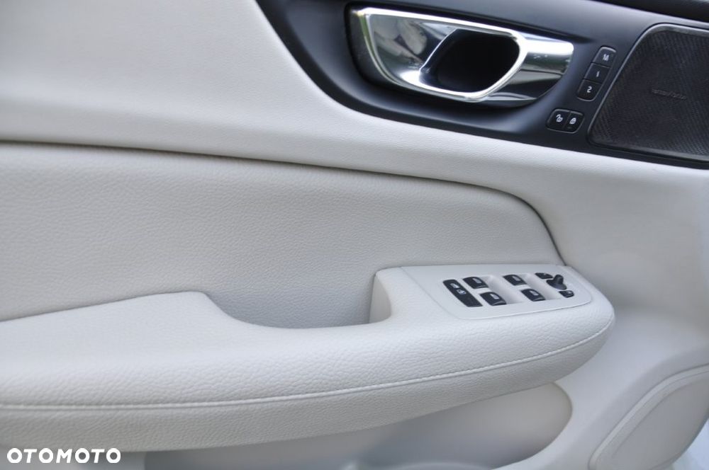 Volvo S60 T5 Drive-E Momentum - 12