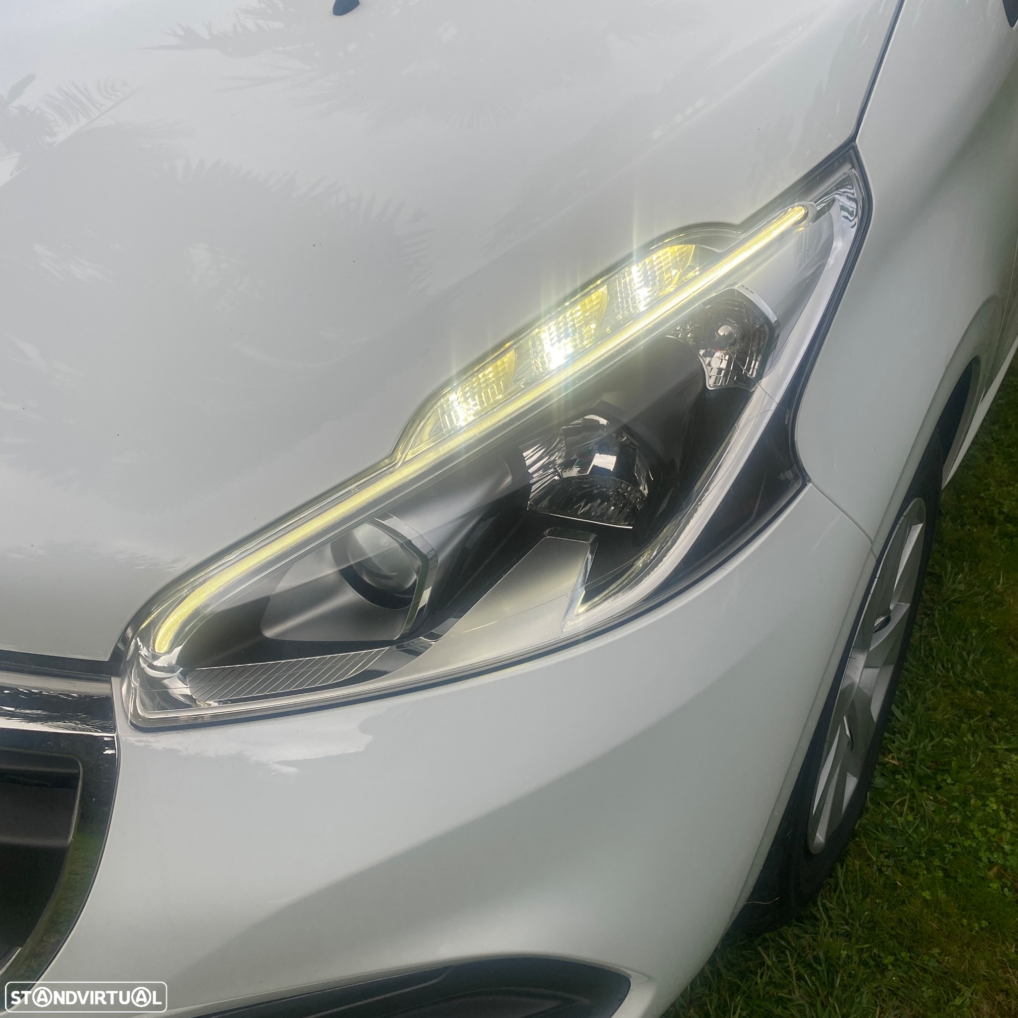 Peugeot 208 1.2 PureTech Style - 18