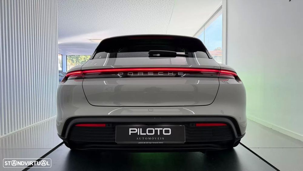 Porsche Taycan Sport Turismo Standard - 29