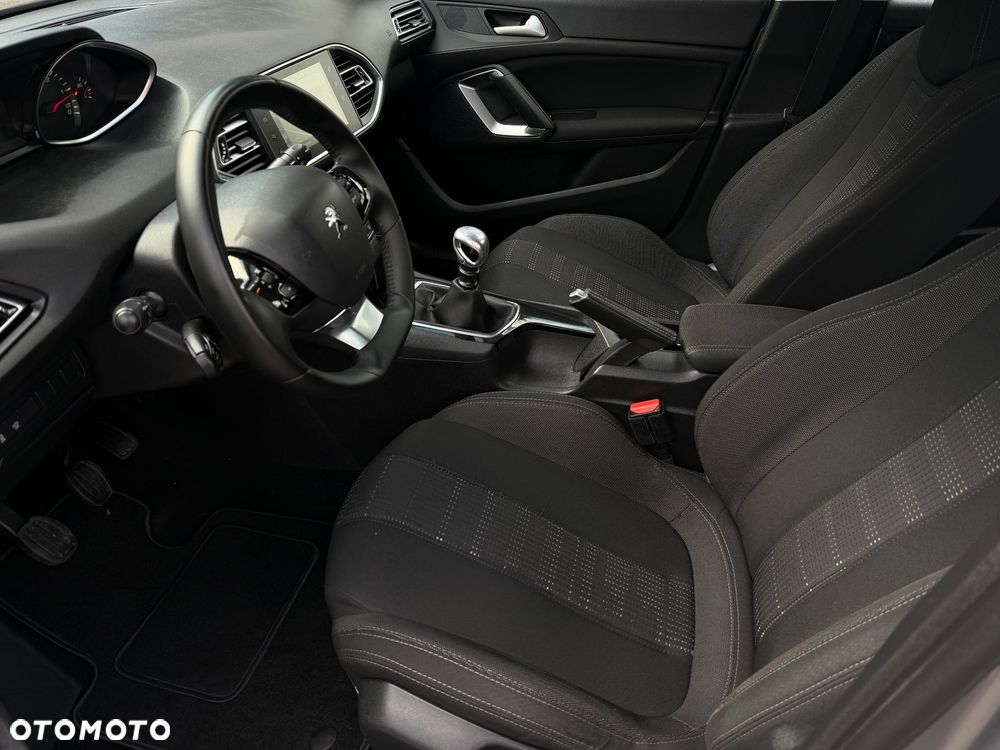 Peugeot 308 1.6 HDi Premium - 24