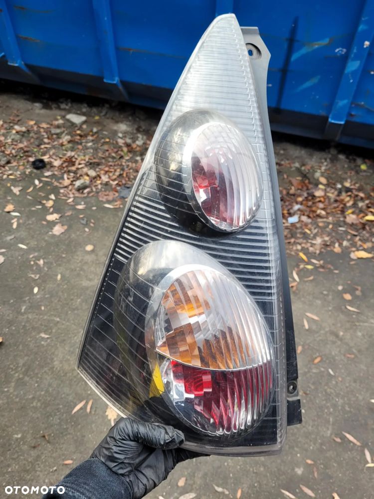 Lampy tylne Peugeot 107/ Citroen C1 Czerwone/Czarne - 4